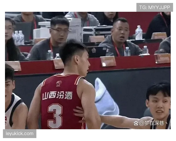 持球掩护规则解析：如何合法设立掩护避免进攻犯规？
